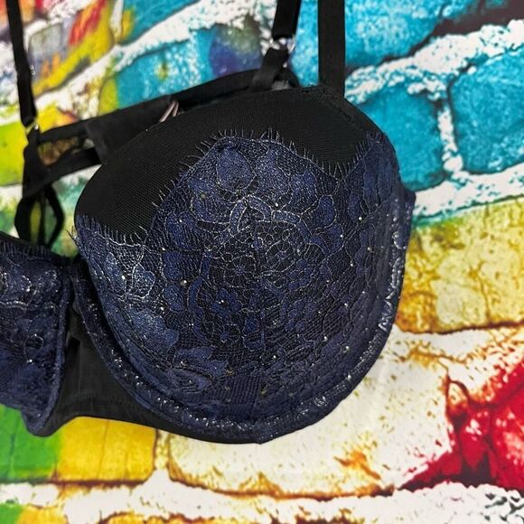 Victoria's Secret Very Sexy Uplift Balconet Bra Size 36D - Picture 2 of 7